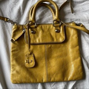 💯%authentic D&G cross body bag